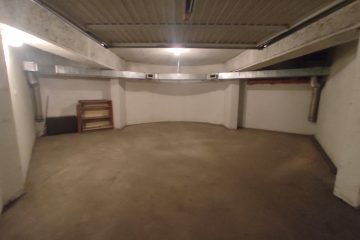 Debrecen, Hadházi út, for rent Debrecen, Hadházi út - Double garage for rent near Bem Square