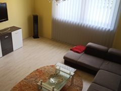 Debrecen, Nyék utca - Sunny house is for rent on Nyék utca
