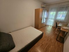 Debrecen, Apafi utca - One room available in a three bedrooms flat close to Kassai Campus.